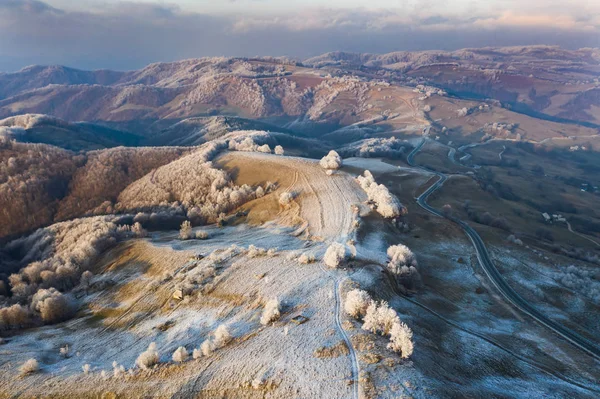 Transilvania paesaggio invernale - drone vista . — Foto Stock