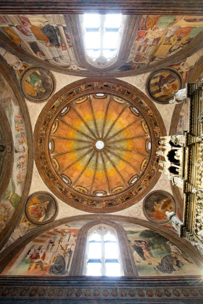 Interior of the Basilica di Sant'Eustorgio in Milan. — стокове фото