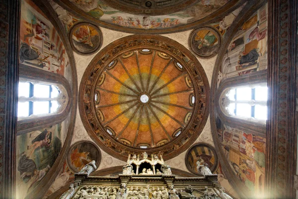 Interior of the Basilica di Sant'Eustorgio in Milan. — стокове фото
