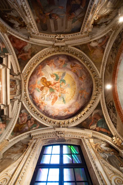 Interior of the Basilica di Sant'Eustorgio in Milan. — стокове фото
