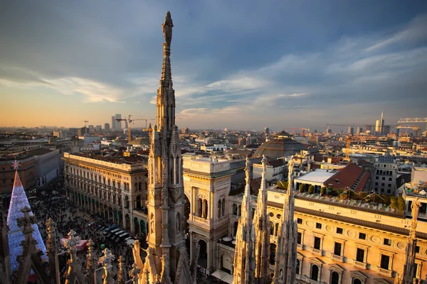 Szczegóły architektoniczne katedry w Mediolanie - Duomo di Milano, I — Zdjęcie stockowe
