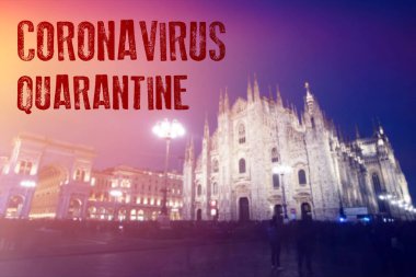 İtalya, Milano 'da Coronavirus. Milano üzerinde karantina işareti. Coronavirus Covid-19 dünya salgını kavramı..