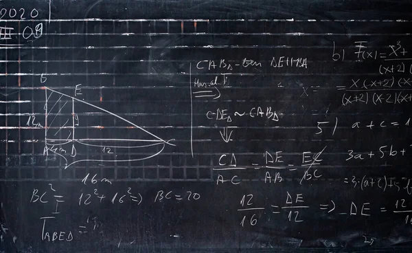 Pizarra Inscrita Con Fórmulas Científicas Cálculos Matemáticas Ciencia Educación — Foto de Stock