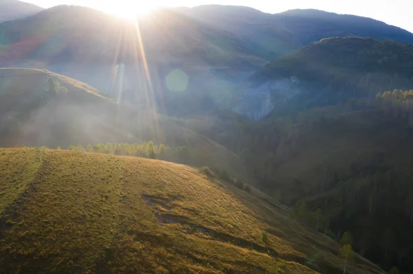 Luftaufnahme Der Endlosen Saftigen Weiden Siebenbürgens Schöne Rumänische Landschaft Mit — Stockfoto