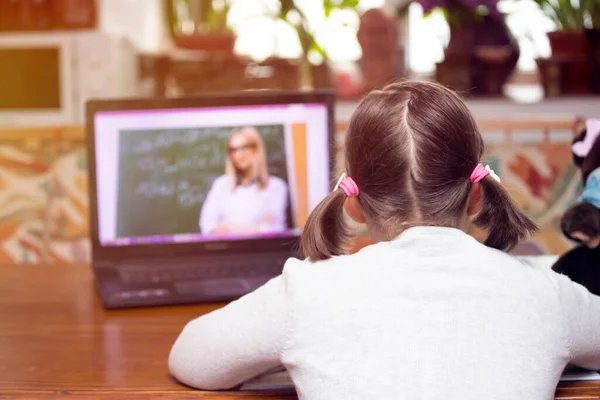 Distance Learning Online Education School Girl Watching Online Education Classes — Stock Photo, Image