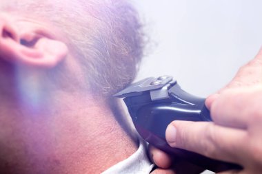 Sakal stili ve kesim. Kesilmiş bir sakal şeklinin yakın plan fotoğrafı. Berber dükkanı konsepti.