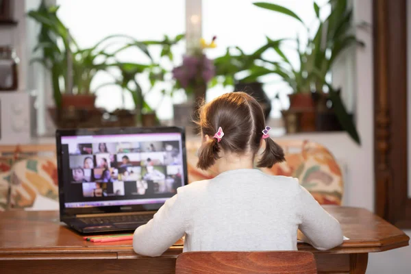 Distance Learning Online Education School Girl Watching Online Education Classes — Stock Photo, Image