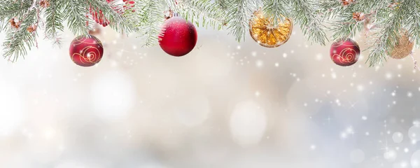 Weihnachtsdekoration auf abstraktem Hintergrund — Stockfoto