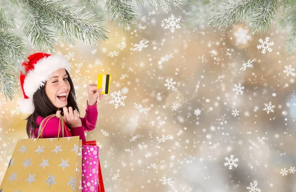 Wanita Muda Cantik Memegang Kartu Kredit Konsep Belanja Natal — Stok Foto