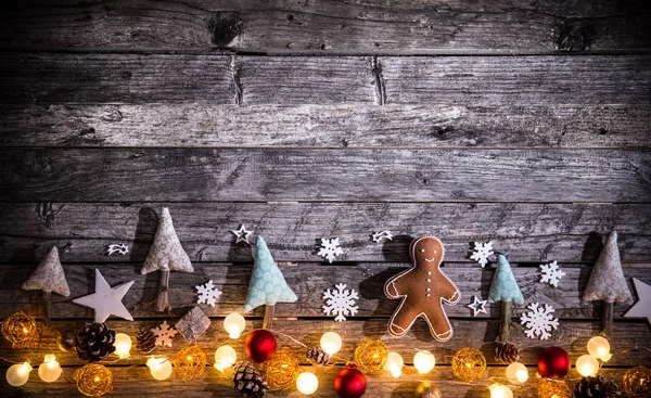 Decoración de Navidad sobre fondo de madera — Foto de Stock