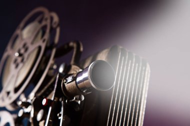 Eski stil film projektör, yakın çekim.