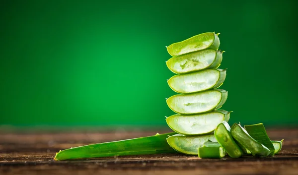 Daun hijau tanaman aloe close-up . — Stok Foto