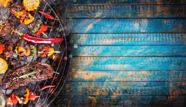 Biftekli ızgara, yakın plan..