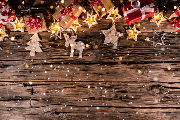 Decoración de Navidad sobre fondo de madera — Foto de Stock