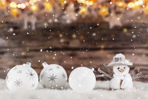 Decoração de natal em fundo de madeira — Fotografia de Stock