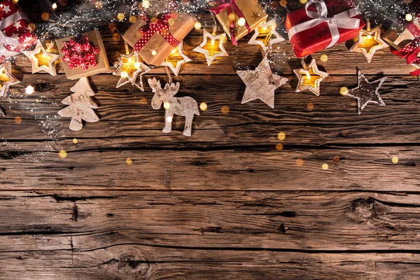 Decoración de Navidad sobre fondo de madera — Foto de Stock