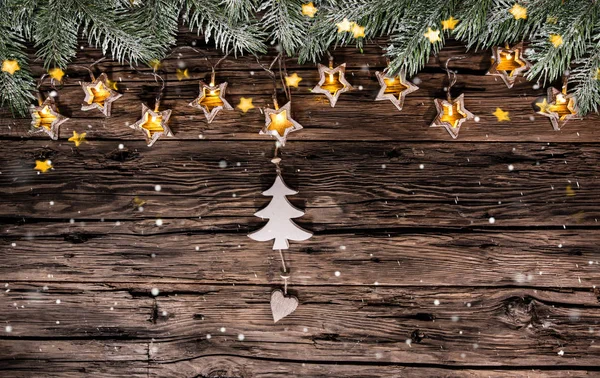 Kerstversiering op houten achtergrond — Stockfoto