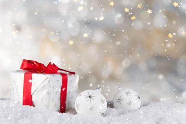 Noel hediye ile arka plan bulanık