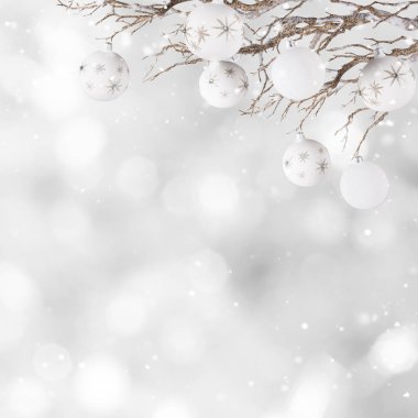 Arkaplanı bulanık bir Noel süslemesi