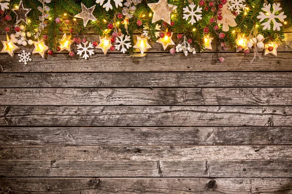 Decoración de Navidad sobre fondo de madera — Foto de Stock