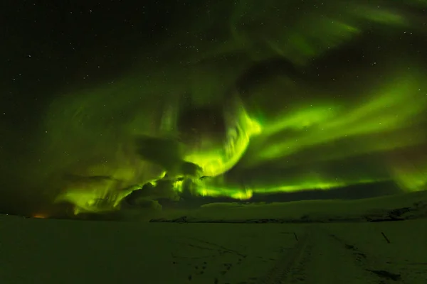 Aurora borealis, az északi fény Izland télen. — Stock Fotó