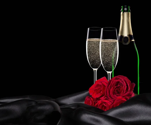 De dag van Valentijnskaarten achtergrond met champagne en rozen — Stockfoto
