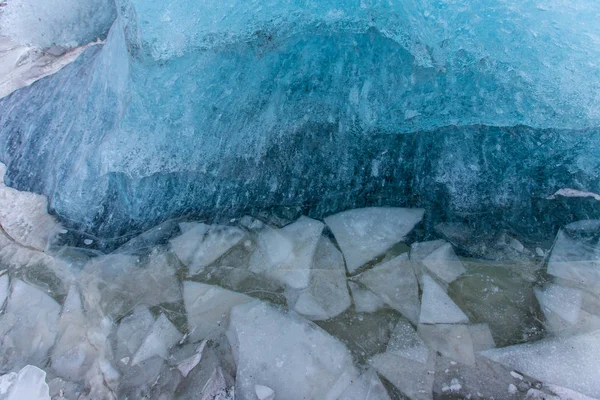Blauw ijs textuur, winter achtergrond, textuur van ijs oppervlak. — Stockfoto