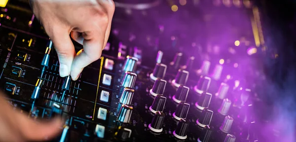 Edm写真素材 ロイヤリティフリーedm画像 Depositphotos