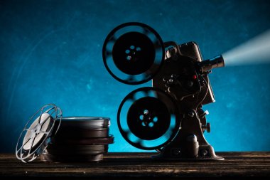 Eski stil film projektör, yakın çekim.