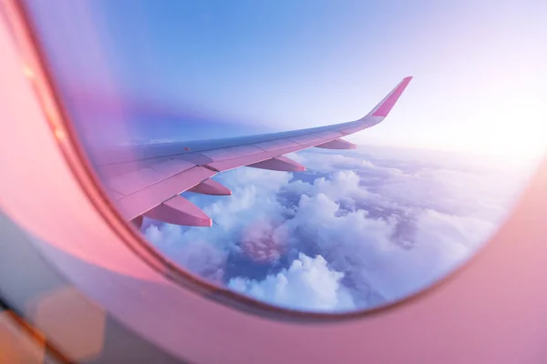 Sunset sky from the airplane window — Stock Photo, Image