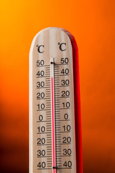 Термометр Цельсия с горячим фоном
