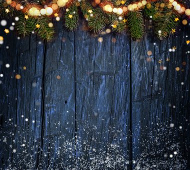 Ahşap arka plan christmas Ladin dallarda.