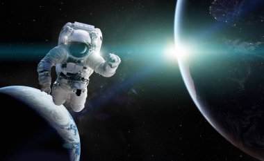 Evreni insan ırkı tarafından fethetme kavramı. Bu görüntünün elementleri NASA tarafından desteklenmektedir