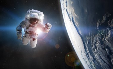 Evreni insan ırkı tarafından fethetme kavramı. Bu görüntünün elementleri NASA tarafından desteklenmektedir