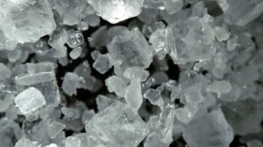 Süper Yavaş Patlayan Buz Kameraya doğru