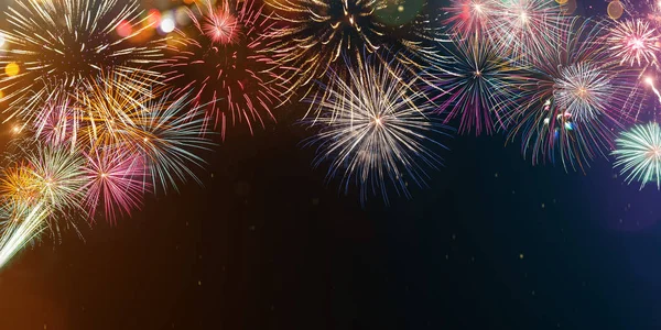 Барвисті феєрверки з фоном боке. Святкування Нового року . — стокове фото