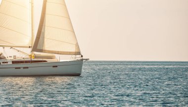 Yelkenli yelkenli yelkenli, Akdeniz