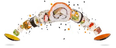 Havada donmuş lezzetli Japon suşisi parçaları..