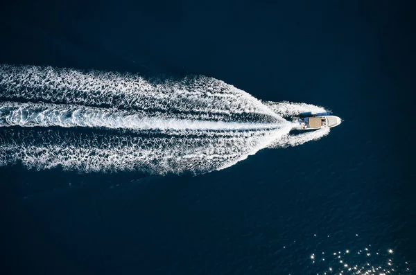 Snelheid boot in Middellandse Zee — Stockfoto