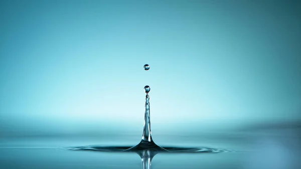 Macro shot of water drop over the water , relaxation with water ripple drops concept — Stock Photo, Image