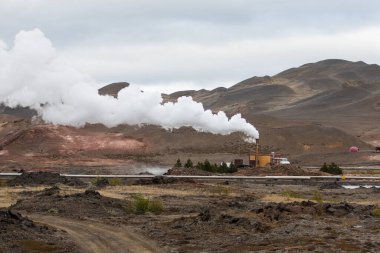 İzlanda 'daki jeotermal enerji santrali