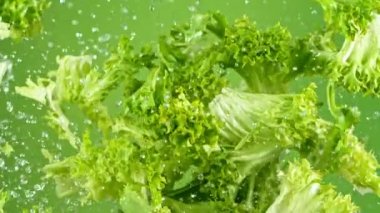 Uçan Taze Sebzelerin Süper Yavaş Çekimi 1000fps.