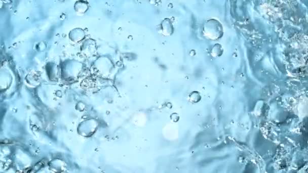 Superficie dell'acqua in super slow motion, ripresa con cinepresa ad alta velocità — Video Stock