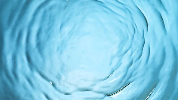 Powierzchnia wody na jasnoniebieskim tle — Zdjęcie stockowe
