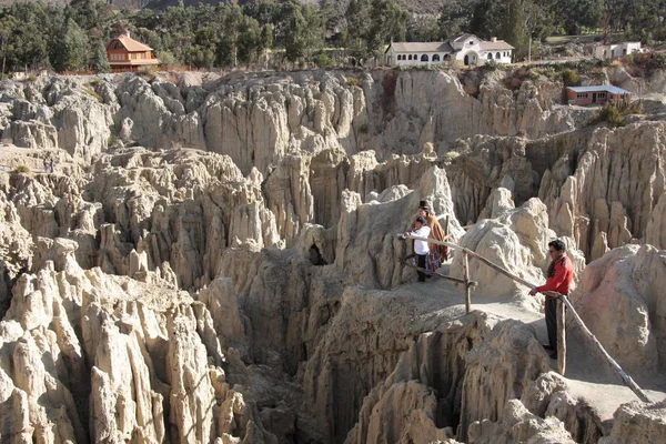 Tourists in Moon Valley in La Paz, Bolivia — Stock Photo, Image