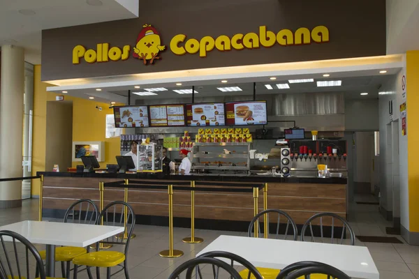 Räknare i snabb matrestaurang Pollos Copacabana — Stockfoto