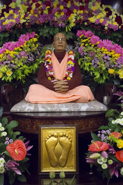 Predicador Hare Krishna - Figura de Svami Prabhupada en el Templo Hare Krishna — Foto de Stock