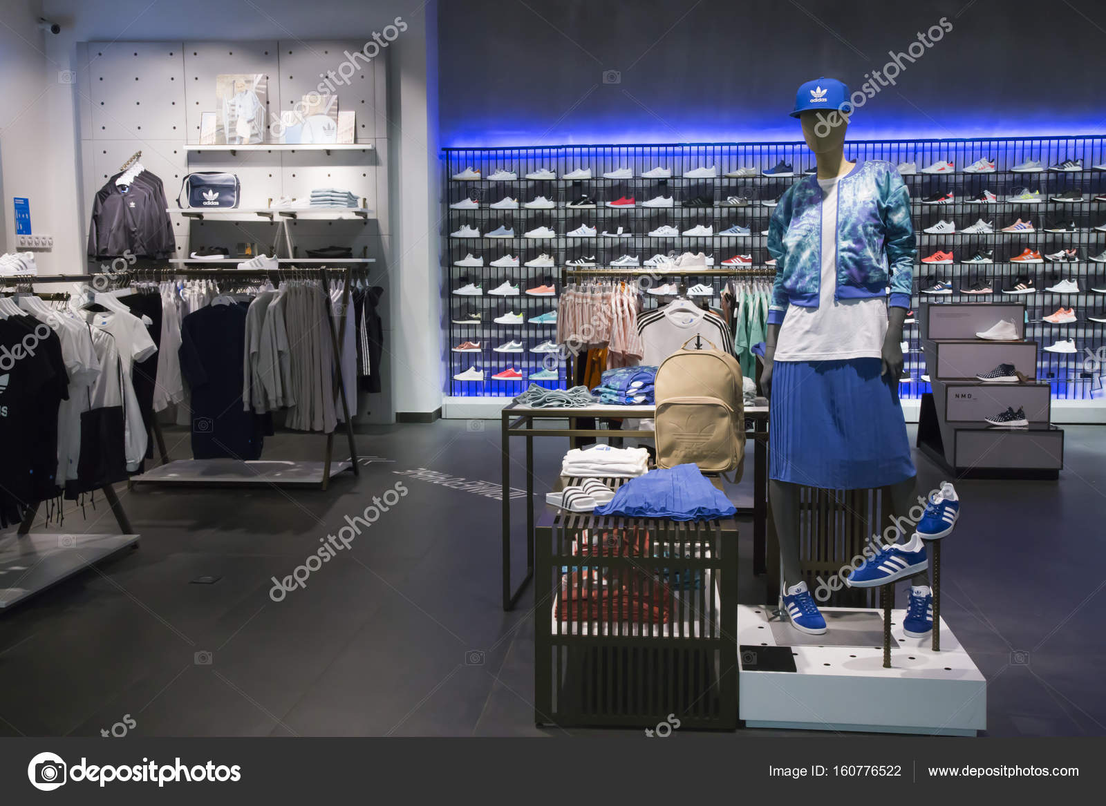 adidas sportswear outlet