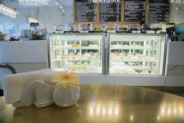 Cafe inredning med desserter — Stockfoto