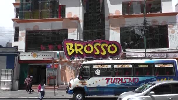 Brossolandia restaurant in El Prado boulevard in La Paz, Bolivia — Vídeo de Stock